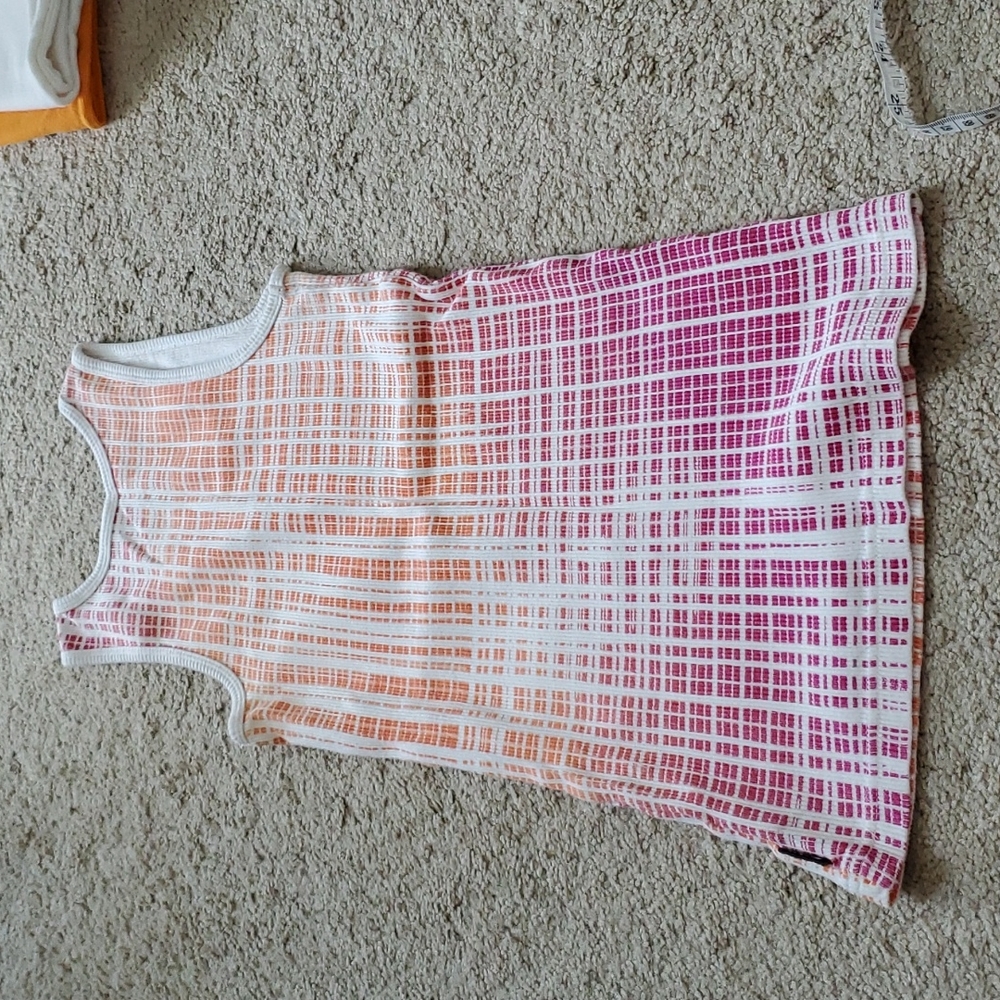 4 Reebok Tank Tops - Picture 7 of 13